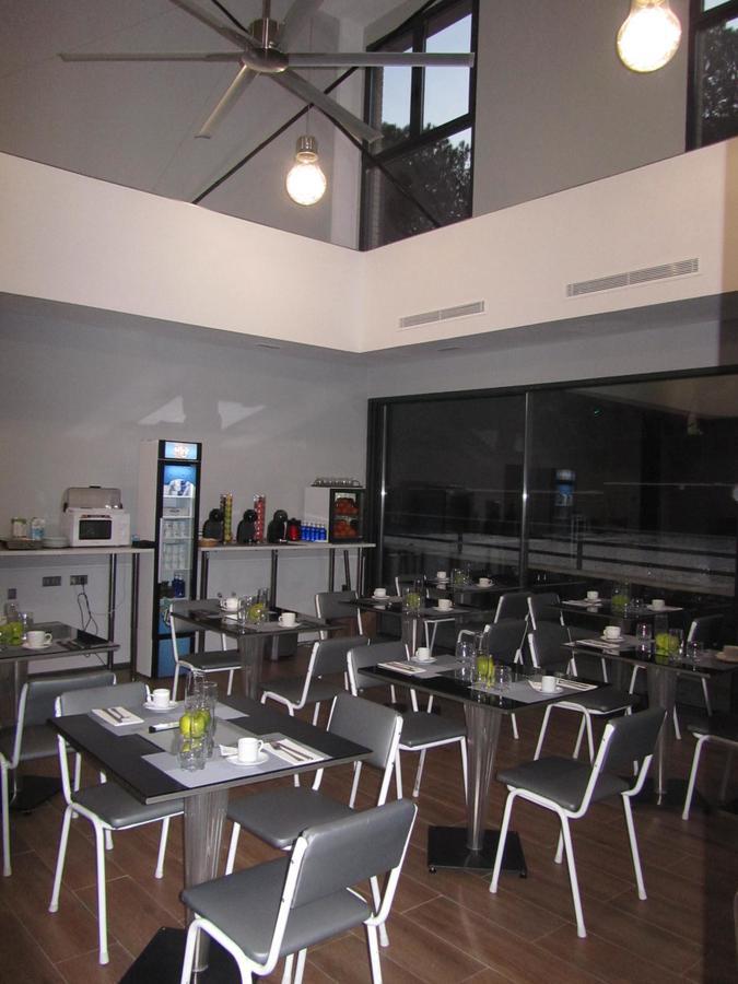 H La Cabana Pozuelo de Alarcon Exterior photo